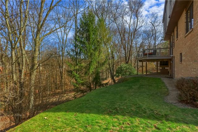 2558 Country Side Lane, Franklin Park, PA 15090