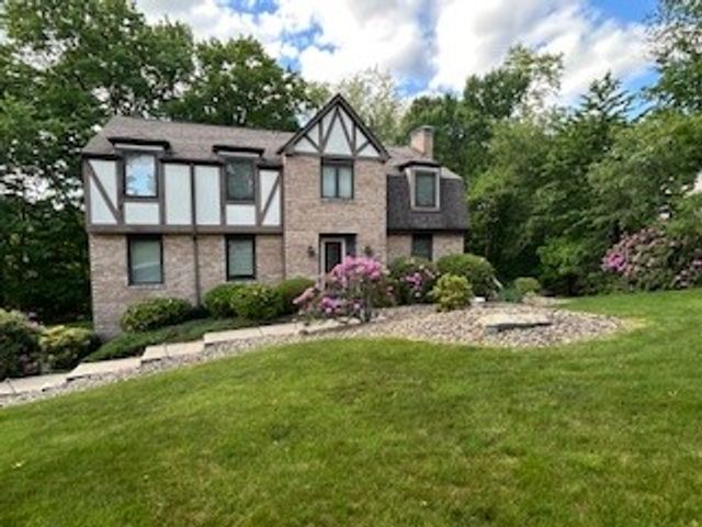 2558 Country Side Lane, Franklin Park, PA 15090