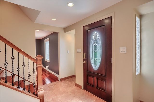 2558 Country Side Lane, Franklin Park, PA 15090