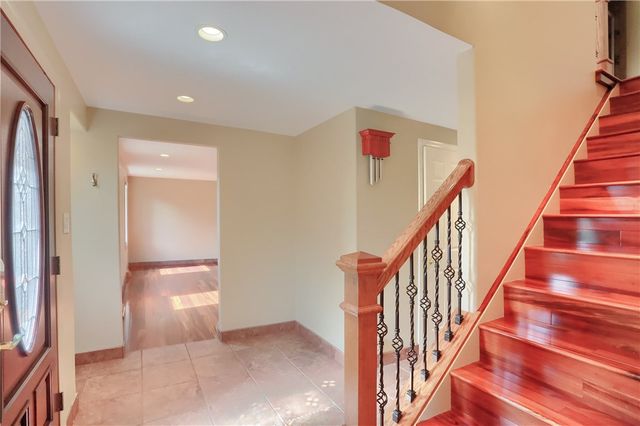 2558 Country Side Lane, Franklin Park, PA 15090