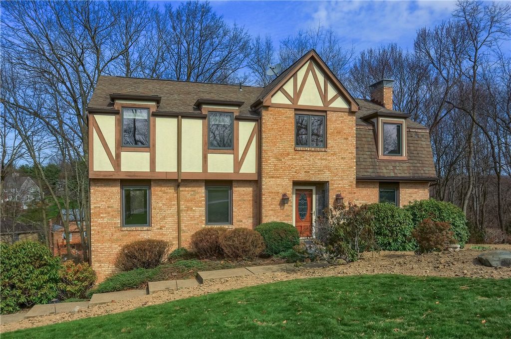 2558 Country Side Lane, Franklin Park, PA 15090