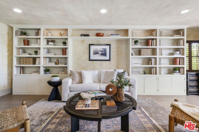 6383 Quebec Drive, Los Angeles, CA 90068