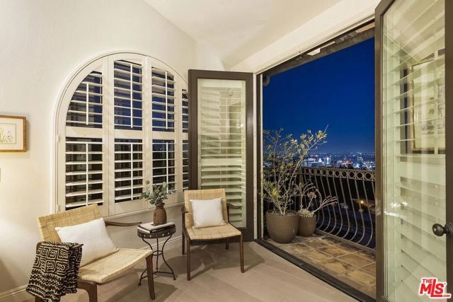 6383 Quebec Drive, Los Angeles, CA 90068