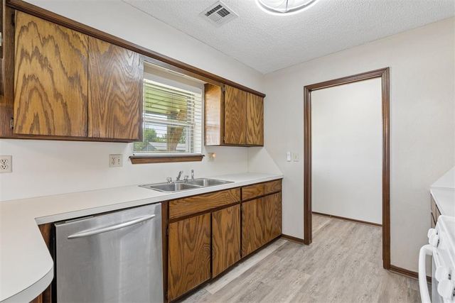 2127 NE Van Buren Avenue, Piedmont, OK 73078