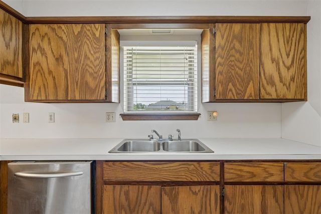 2127 NE Van Buren Avenue, Piedmont, OK 73078