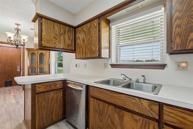 2127 NE Van Buren Avenue, Piedmont, OK 73078