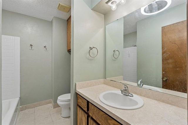 2127 NE Van Buren Avenue, Piedmont, OK 73078