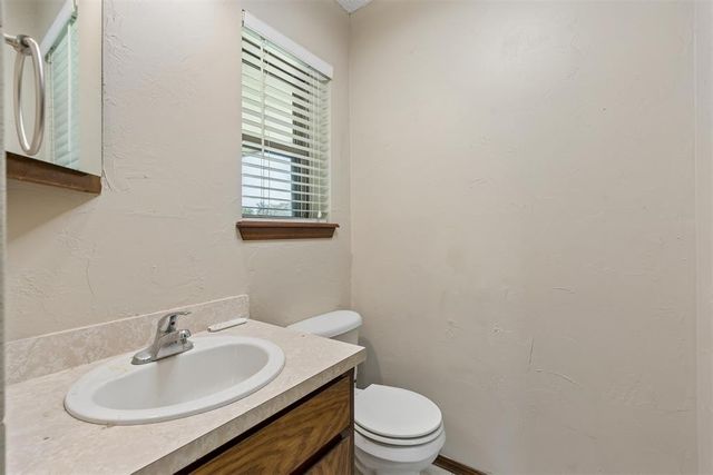 2127 NE Van Buren Avenue, Piedmont, OK 73078