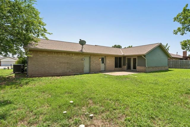 2127 NE Van Buren Avenue, Piedmont, OK 73078