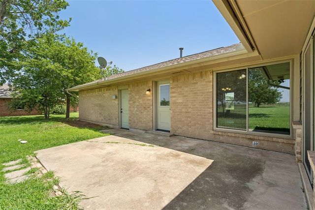 2127 NE Van Buren Avenue, Piedmont, OK 73078