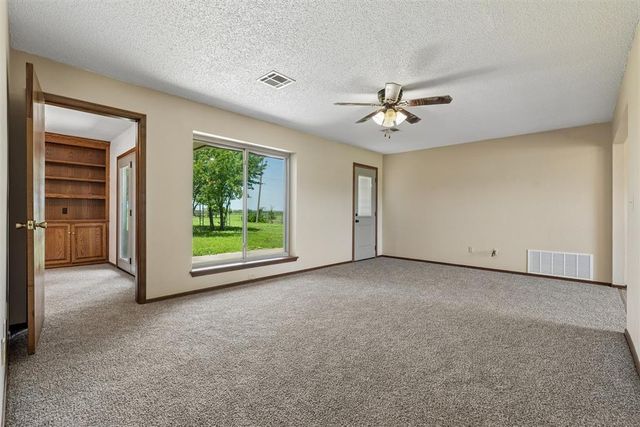 2127 NE Van Buren Avenue, Piedmont, OK 73078