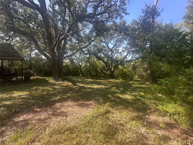 612 Byrd Salyer Road, Bay City, TX 77414