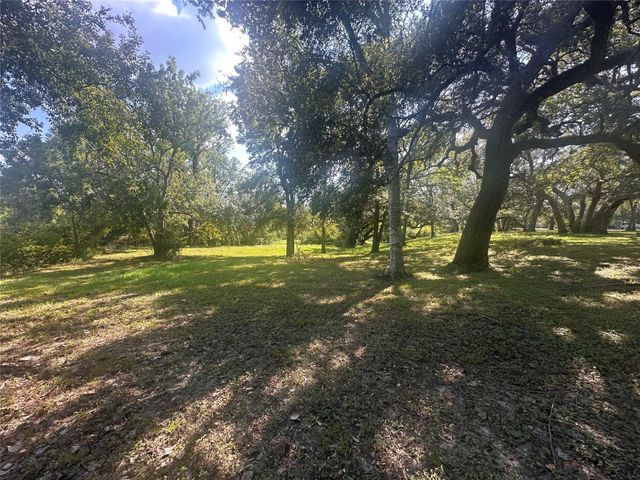 612 Byrd Salyer Road, Bay City, TX 77414