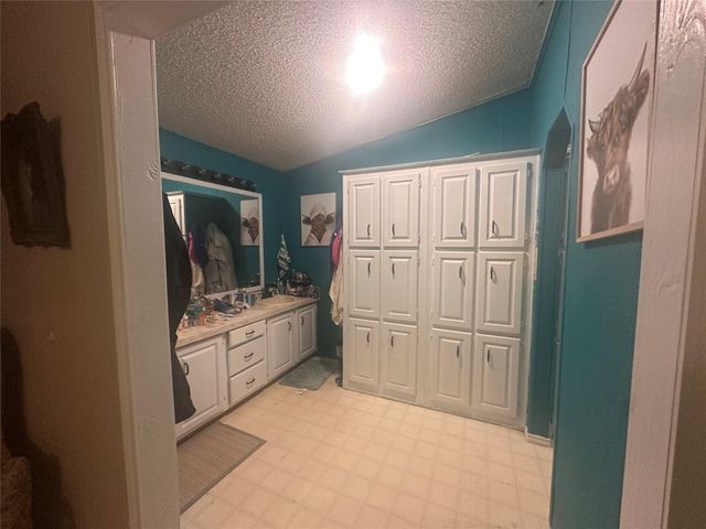 612 Byrd Salyer Road, Bay City, TX 77414