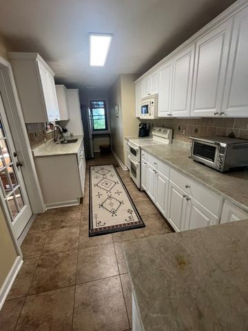 219 Lakeview Dr, Hayesville, NC 28904