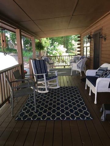 219 Lakeview Dr, Hayesville, NC 28904