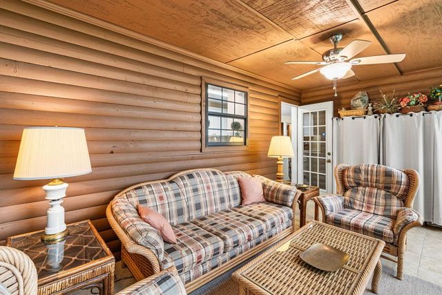 219 Lakeview Dr, Hayesville, NC 28904
