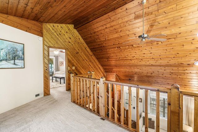 219 Lakeview Dr, Hayesville, NC 28904