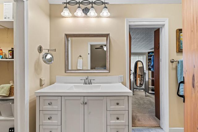 219 Lakeview Dr, Hayesville, NC 28904