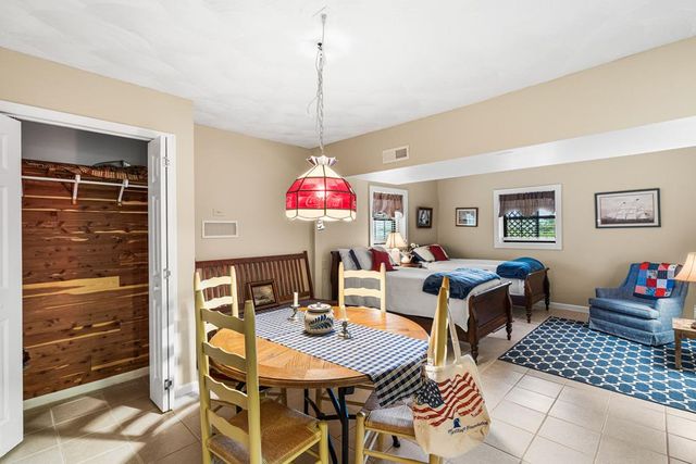 219 Lakeview Dr, Hayesville, NC 28904