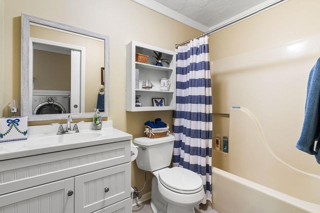 219 Lakeview Dr, Hayesville, NC 28904