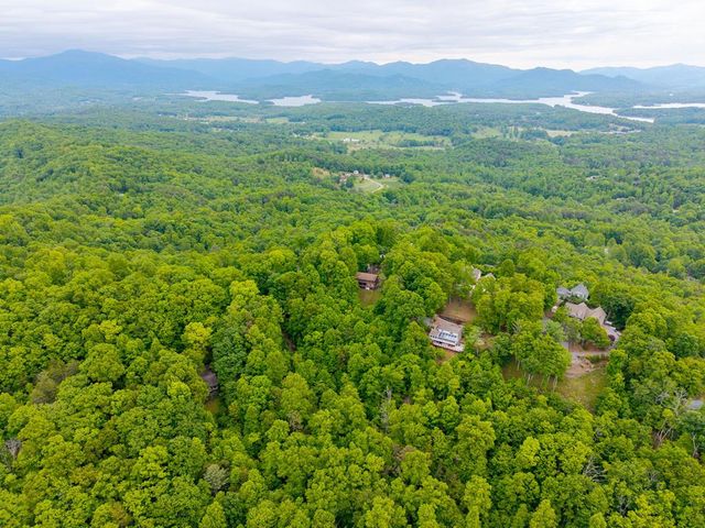 219 Lakeview Dr, Hayesville, NC 28904