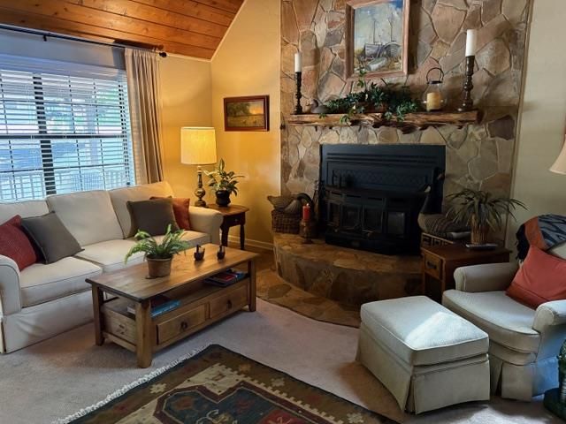 219 Lakeview Dr, Hayesville, NC 28904
