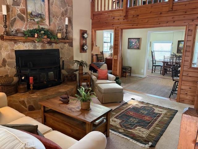219 Lakeview Dr, Hayesville, NC 28904