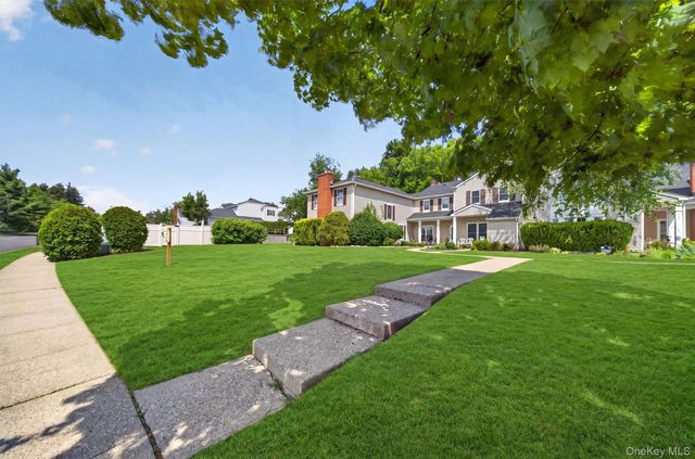 141 Villagegreen Court, Warwick, NY 10990