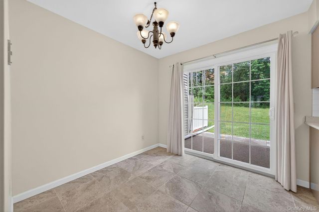 141 Villagegreen Court, Warwick, NY 10990