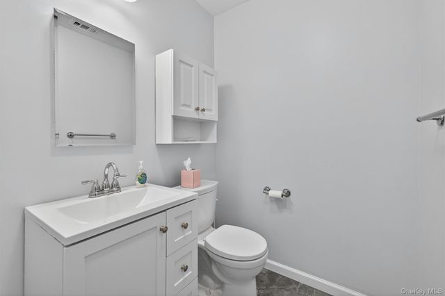 141 Villagegreen Court, Warwick, NY 10990