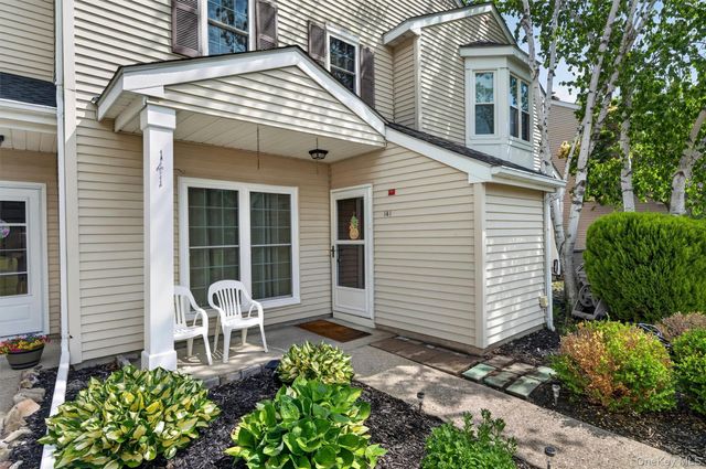 141 Villagegreen Court, Warwick, NY 10990