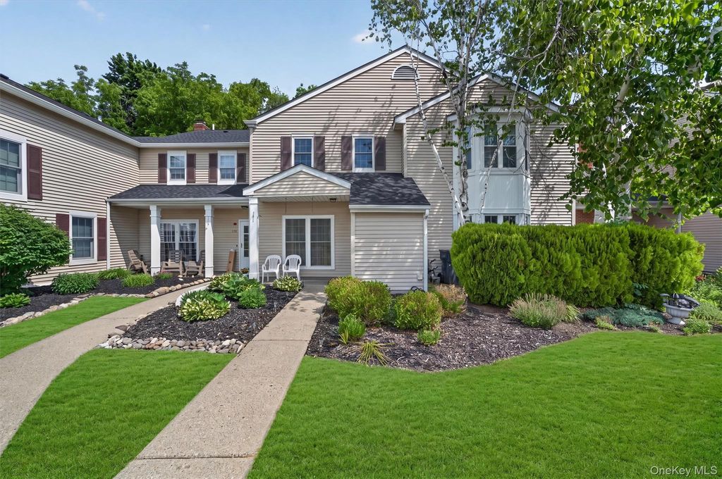 141 Villagegreen Court, Warwick, NY 10990