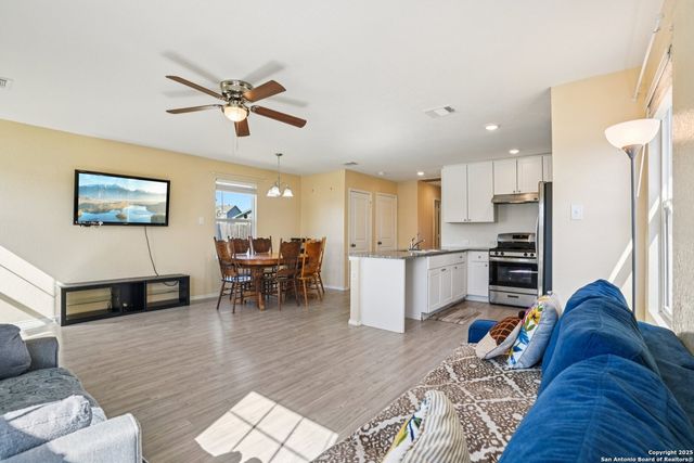 13607 Flock, San Antonio, TX 78252