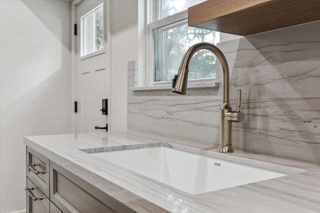 1659 Harold Street A, Houston, TX 77006