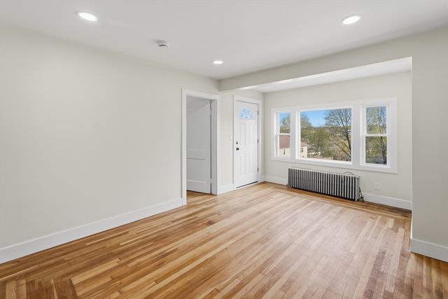 25 Johnson St, Worcester, MA 01604