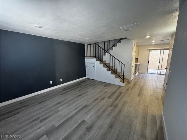 6750 Del Rey Avenue 109, Las Vegas, NV 89146