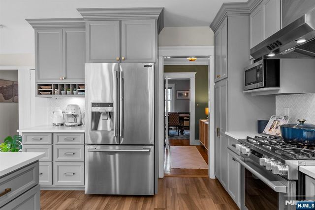 163 Hampton Place, Ridgewood, NJ 07450