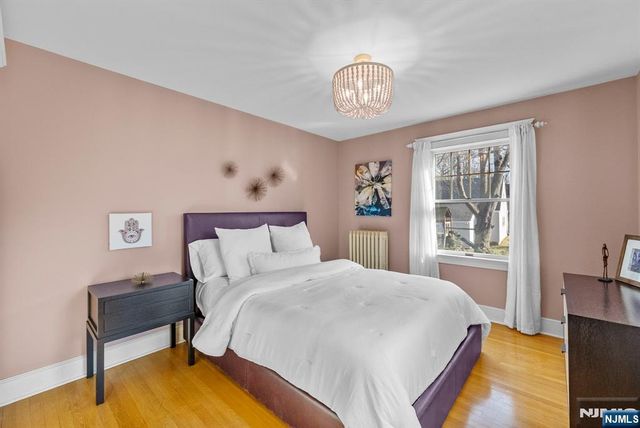 163 Hampton Place, Ridgewood, NJ 07450