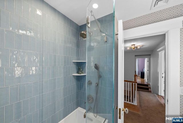 163 Hampton Place, Ridgewood, NJ 07450