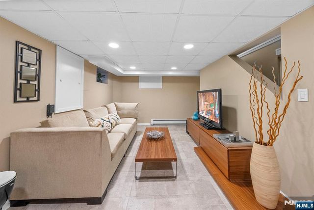 163 Hampton Place, Ridgewood, NJ 07450