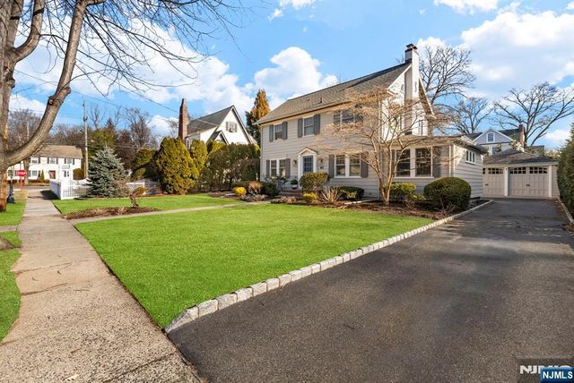 163 Hampton Place, Ridgewood, NJ 07450