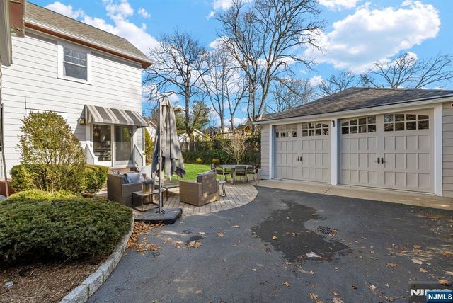 163 Hampton Place, Ridgewood, NJ 07450