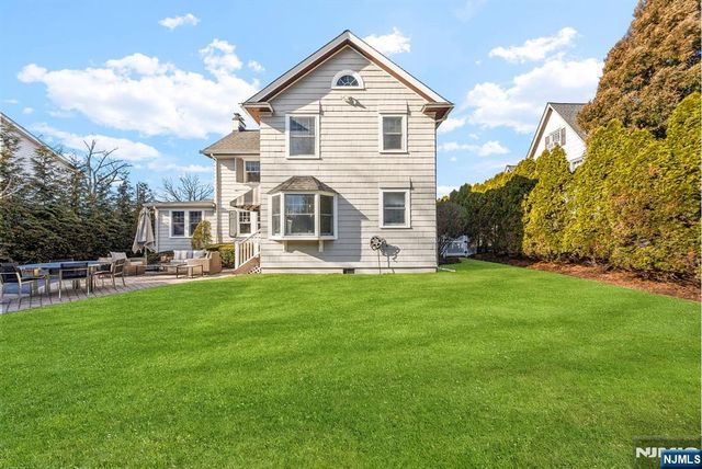 163 Hampton Place, Ridgewood, NJ 07450