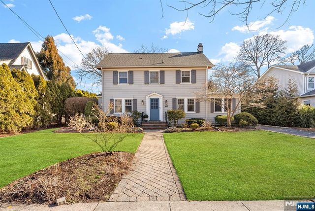 163 Hampton Place, Ridgewood, NJ 07450