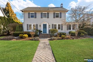 163 Hampton Place, Ridgewood, NJ 07450