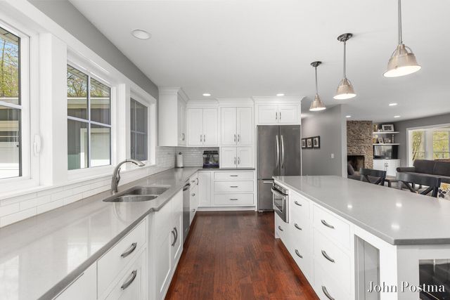 7314 Thornapple Park Drive, Grand Rapids, MI 49546
