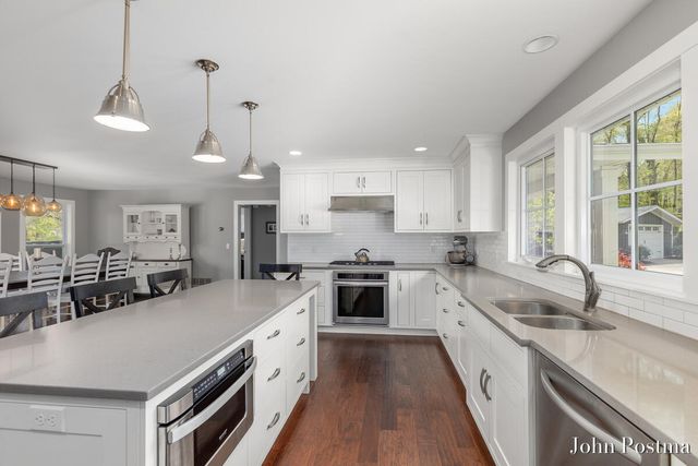 7314 Thornapple Park Drive, Grand Rapids, MI 49546