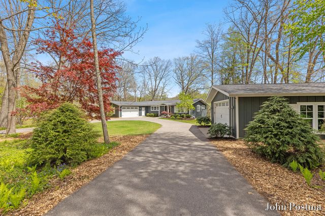 7314 Thornapple Park Drive, Grand Rapids, MI 49546