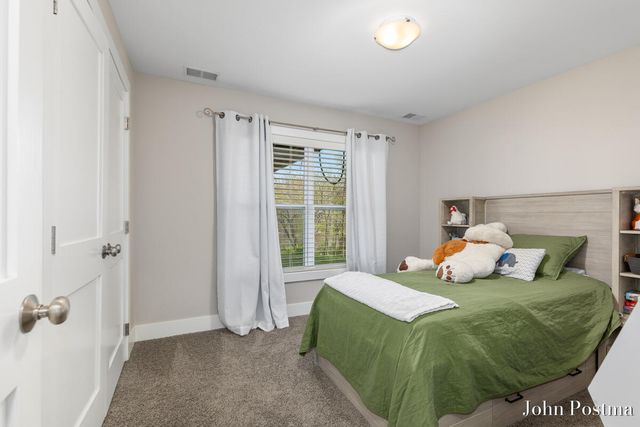 7314 Thornapple Park Drive, Grand Rapids, MI 49546